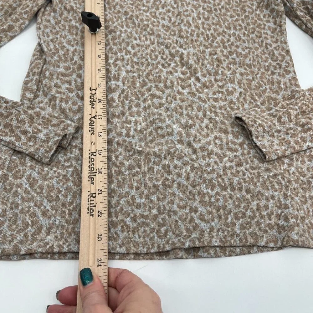 BeachLunchLounge Sweater XS Womens Animal Print Mock Neck Long Sleeves Thin Knit